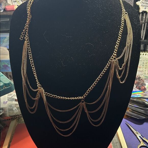 Elegant Gold Chain Necklace - Picture 1 of 3